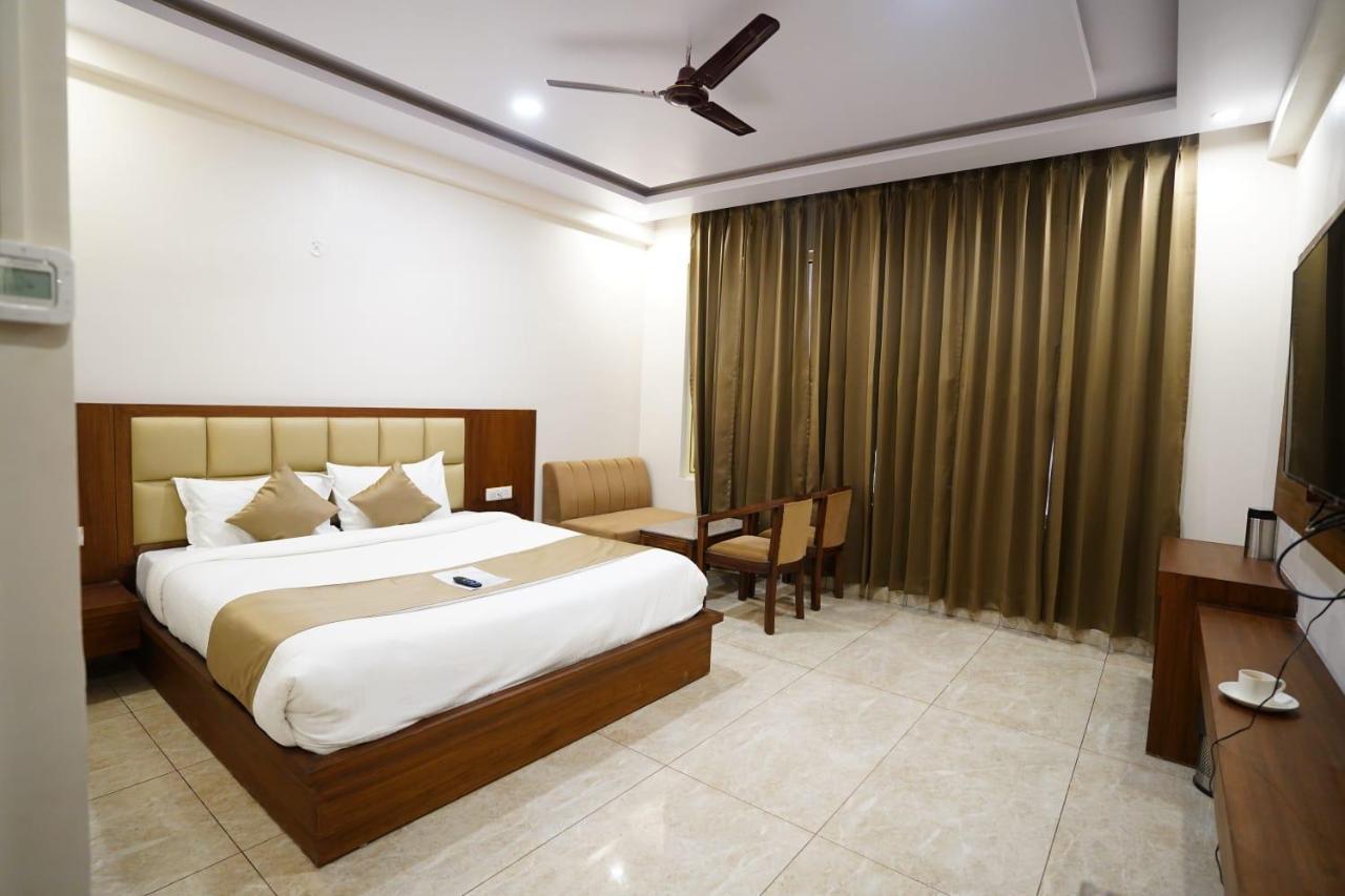 Hotel Amansara Lucknow Esterno foto